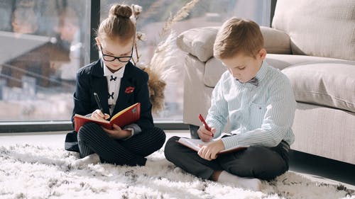 有关偷看, 功课, 回到学校的免费素材视频