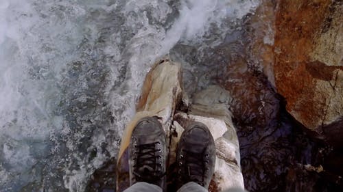 有关人, 岩石, 从上面的免费素材视频