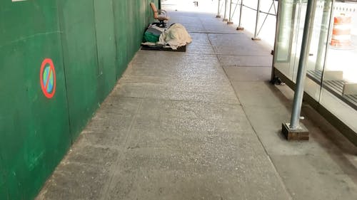 有关人行道, 城市街, 失业的的免费素材视频