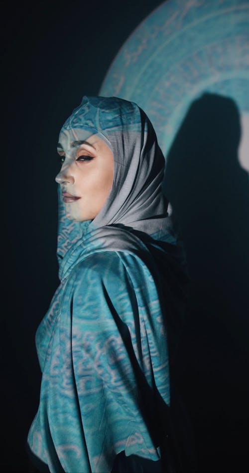 有关传统服装, 圆, 女人的免费素材视频