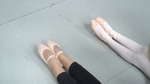 两人穿芭蕾舞鞋 · 免费素材视频