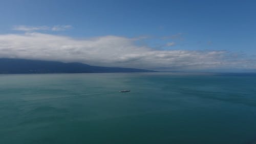 船横渡大海 · 免费素材视频