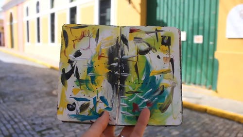 写生簿上的抽象艺术绘画 · 免费素材视频