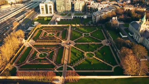 几何设计中的花园景观的航拍 · 免费素材视频