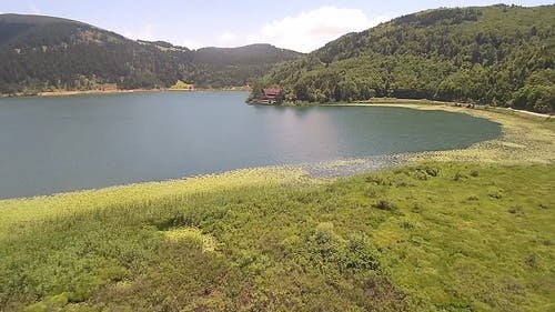 土耳其阿班特湖的无人机画面 · 免费素材视频