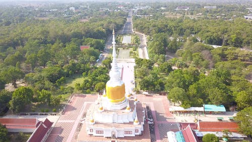 一座寺庙的鸟瞰图 · 免费素材视频