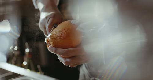 有关做一杯鸡尾酒, 雇员, 卷起袖子的免费素材视频