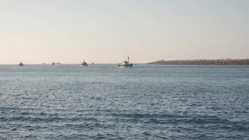 渔船跨海旅行 · 免费素材视频