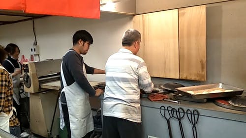 有关人, 厨房, 准备食材的免费素材视频