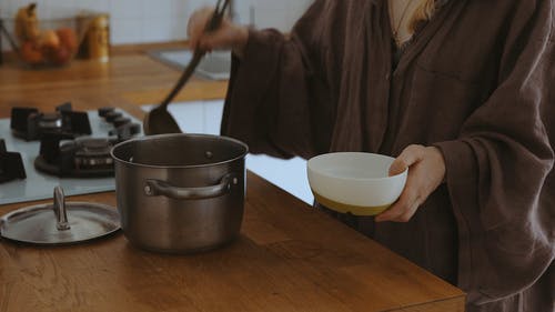 有关呆在家里, 在家生活, 大汤匙的免费素材视频