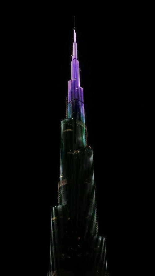 来自世界最高建筑的灯光秀 · 免费素材视频