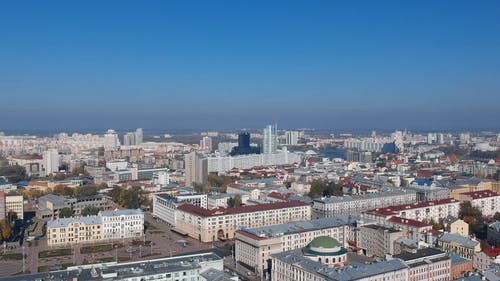 无人机镜头的城市建筑 · 免费素材视频