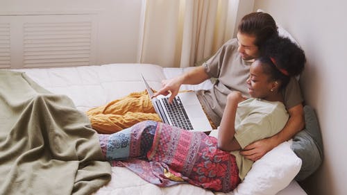 有关netflix公司, 一对, 一起的免费素材视频