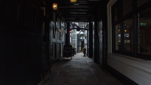 有关建筑, 木房子, 步行的免费素材视频