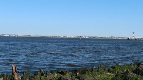 海边建造的机场 · 免费素材视频