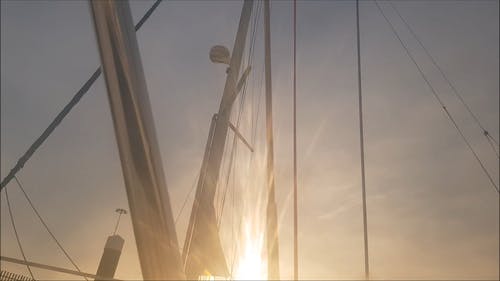 帆船桅杆与帆幕降下来 · 免费素材视频