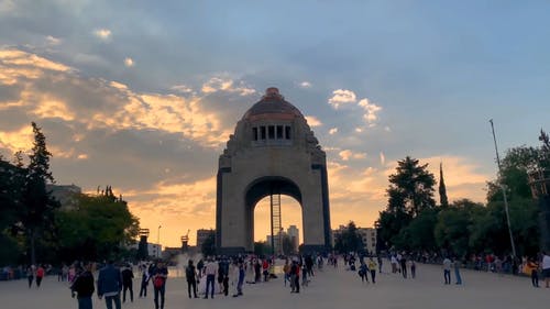 墨西哥城建造的革命结构纪念碑 · 免费素材视频