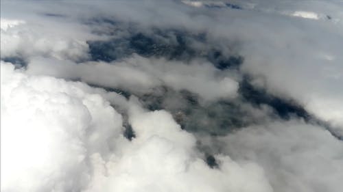 有关在云层之上, 地下, 多云的的免费素材视频