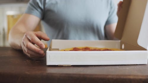 有关人, 吃, 呆在家里的免费素材视频