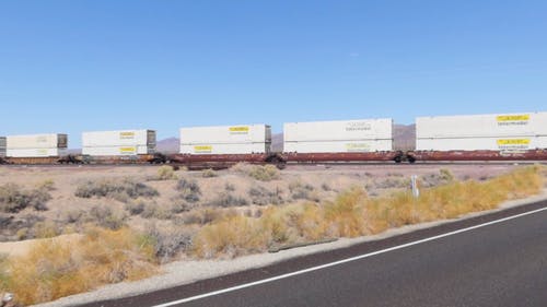集装箱货运列车 · 免费素材视频