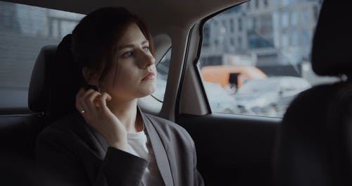 有关airpods, 乘客, 在旅途中的免费素材视频