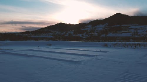白雪覆盖的农业领域 · 免费素材视频