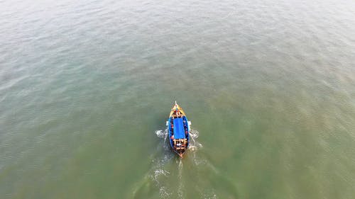 船横渡大海 · 免费素材视频