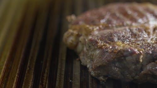 在特写视图中的美味烤肉 · 免费素材视频