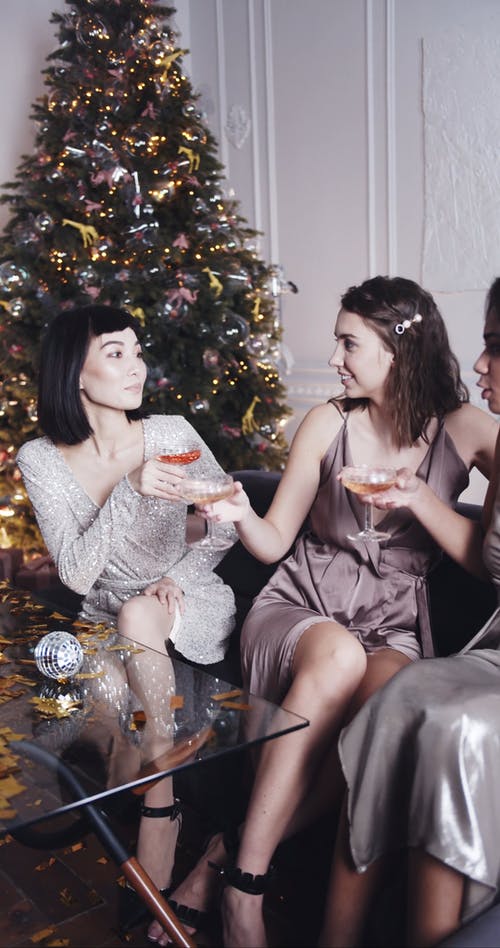 妇女在聚会上喝酒 · 免费素材视频