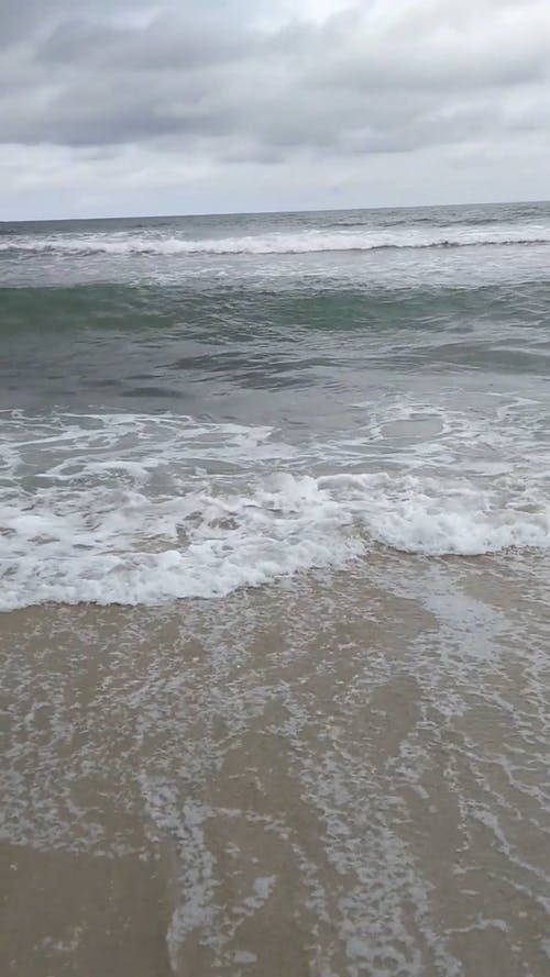 海浪撞岸 · 免费素材视频