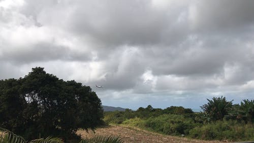 有关交通系统, 优美的风景, 多云的天空的免费素材视频