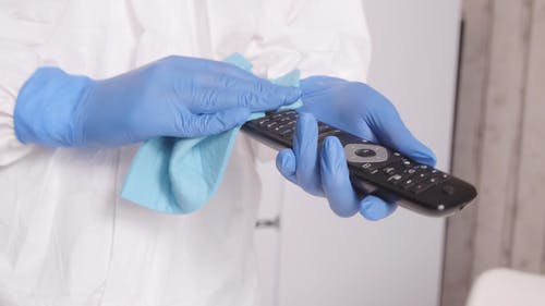 有关手, 手套, 擦拭的免费素材视频