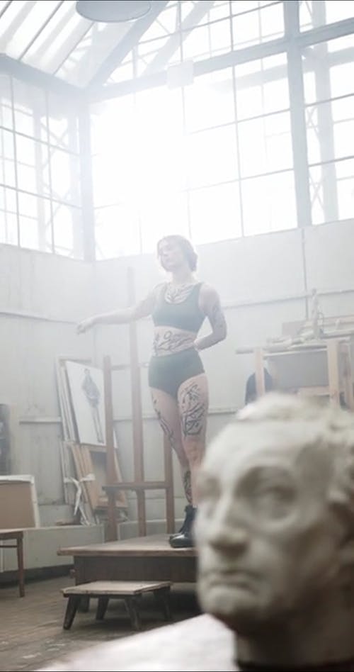 显示她的人体彩绘的女人的画面 · 免费素材视频