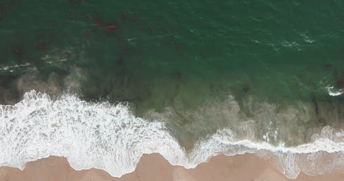 海与波的顶视图素材 · 免费素材视频