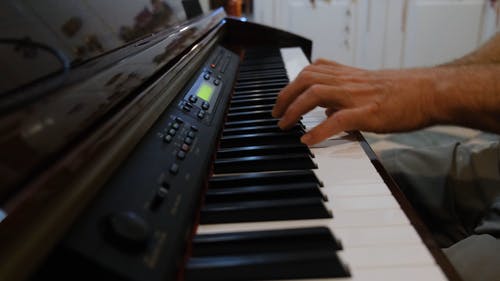 有关仪器, 手指, 乐器的免费素材视频