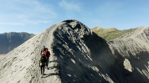 有关天性, 山, 从上面的免费素材视频
