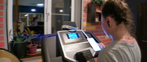 有关体力活动, 健身, 在家生活的免费素材视频