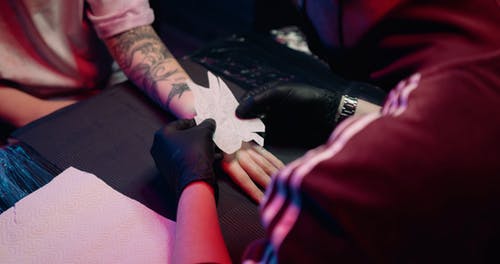 有关乳胶手套, 创建, 刺青的免费素材视频
