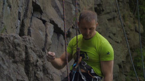 有关下降, 人, 往上爬的免费素材视频