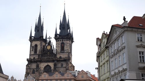 有关向上看, 塔, 多云的天空的免费素材视频