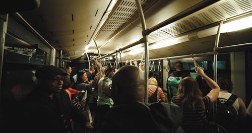 火车里面的人的镜头 · 免费素材视频