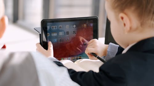 有关educa??osebuahdistuzzle, iPad, 在家工作的免费素材视频