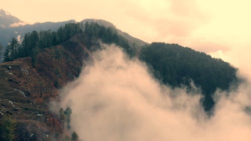 有关山, 山谷, 山边的免费素材视频