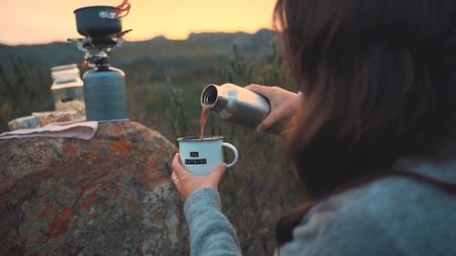 有关咖啡, 山, 户外烹饪的免费素材视频