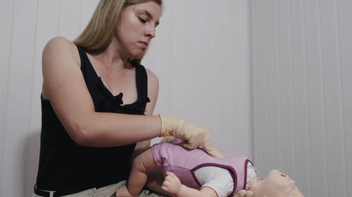 有关cpr, 假人, 培训会的免费素材视频