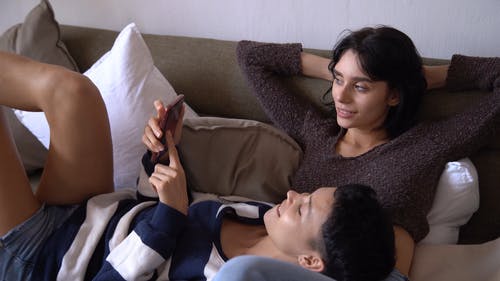 有关LGBT-H, Throw Pillows, 一对的免费素材视频