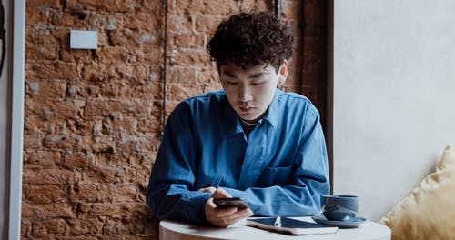 有关iPhone, WhatsApp, 人的免费素材视频