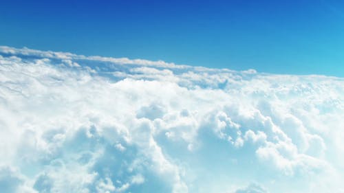 空中飞越云层的视频素材 · 免费素材视频