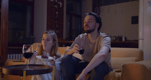 有关一对, 一杯酒, 一起的免费素材视频