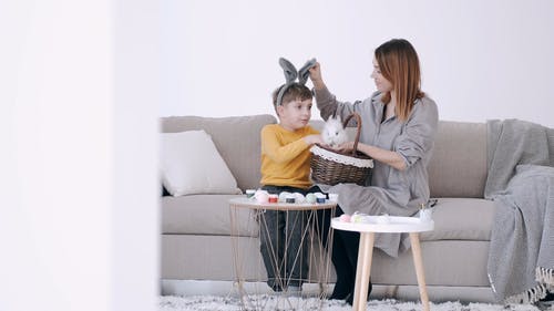 有关一起, 儿童, 兔子的免费素材视频